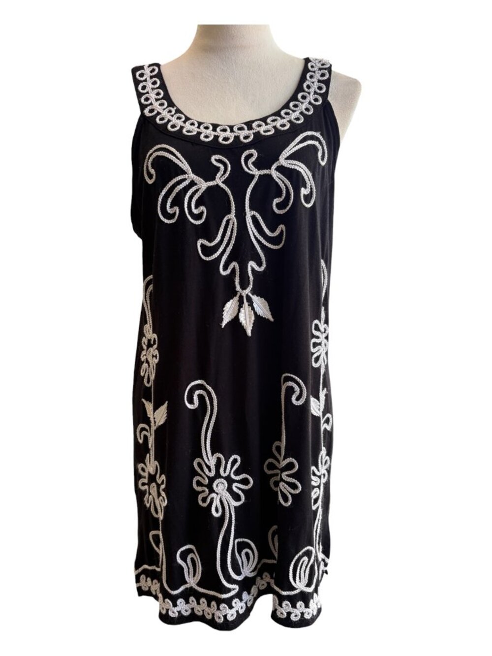 Lauren Michelle XL Black & White Soutache Embroidered Shift Dress (2730-1)